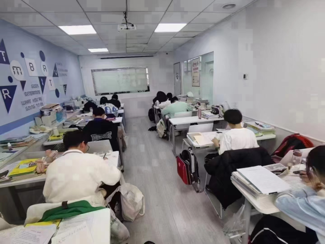 北京海淀新高三暑假全托班哪家好？_全封闭集训营_针对26届高考(4)